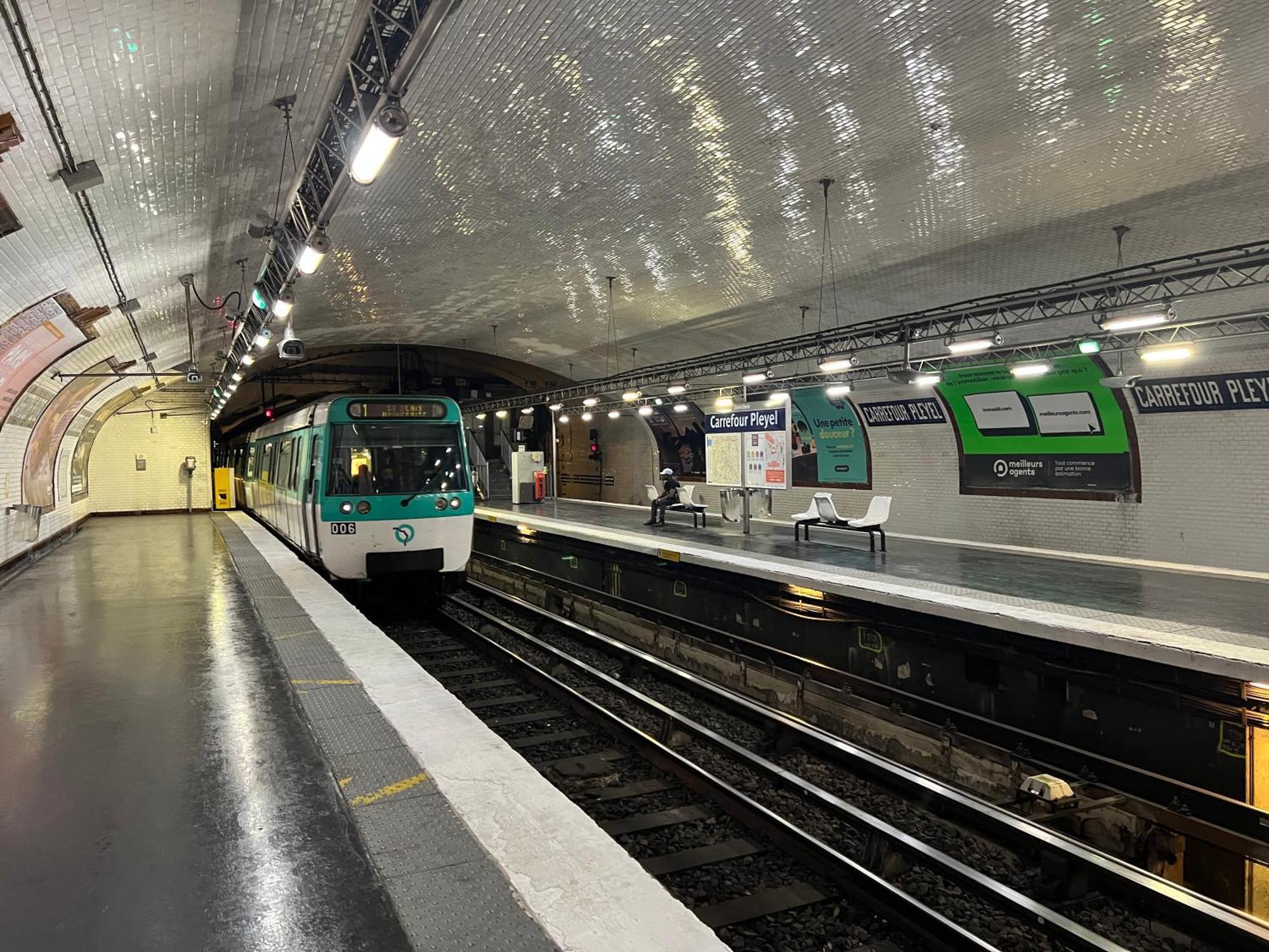 Exclusive Private Apartment By Warilco - Pleyel 25 M2 - A 1 Minute De La Station Metro Carrefour Pleyel Saint-Denis  Luaran gambar